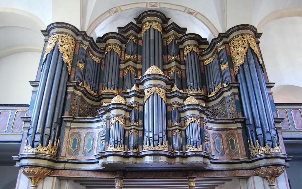 Die Johann-Patrocklus-Möller-Orgel von 1738 - Aus dem Zyklus der "Neun Lesungen der Osternacht", aus dem Buch Exodus 14,15 - 15,1: "Der Durchzug durchs Rote Meer" Die Johann-Patrocklus-Möller-Orgel von 1738 - Aus dem Zyklus der "Neun Lesungen der Osternacht", aus dem Buch Exodus 14,15 - 15,1: "Der Durchzug durchs Rote Meer"