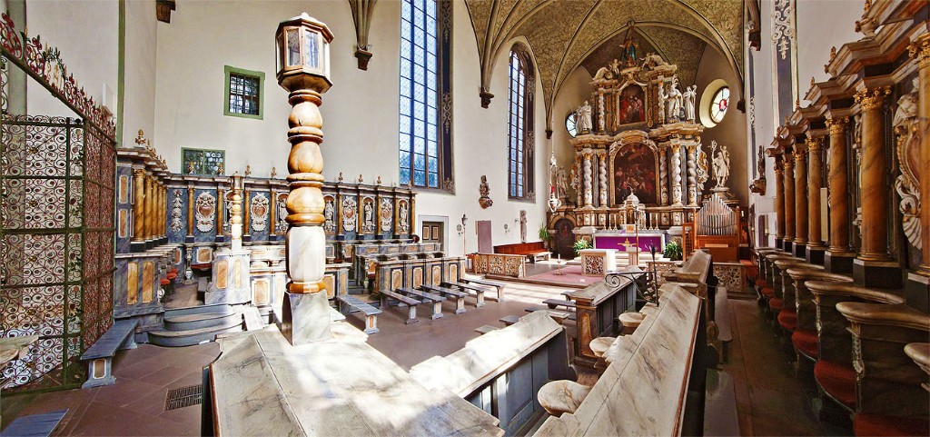 Der barocke Mönchschorraum von 1682 (Panorama-Fotografie) Der barocke Mönchschorraum von 1682 (Panorama-Fotografie)